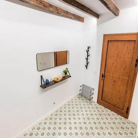 Modern Balcony House - Solarium Terrace - Parking Apartment