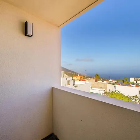 Modern Balcony House - Solarium Terrace - Parking Apartment Arafo