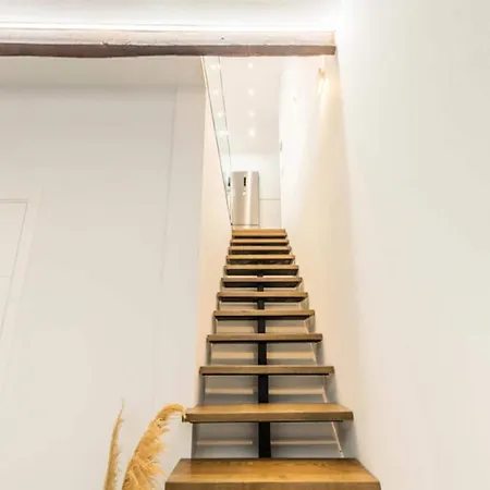 Modern Balcony House - Solarium Terrace - Parking Apartment *
