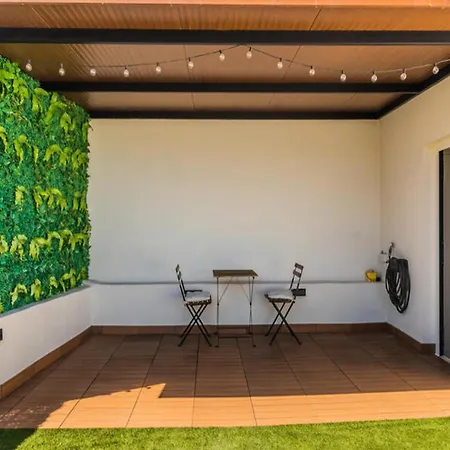 Modern Balcony House - Solarium Terrace - Parking